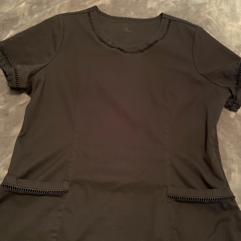 Jaanuu Scrub Set